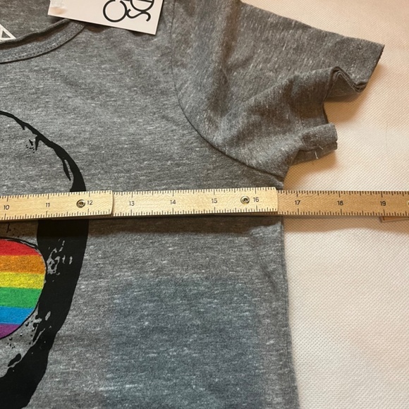 NWT Chaser Skull Rainbow Sunglasses Cotton Triblend Short Sleeve Crew Tee Top - Picture 5 of 8
